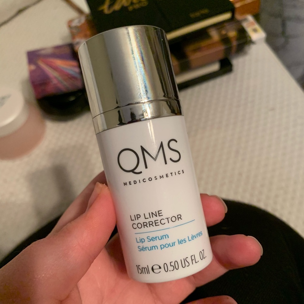 QMS LIP LINE CORRECTOR